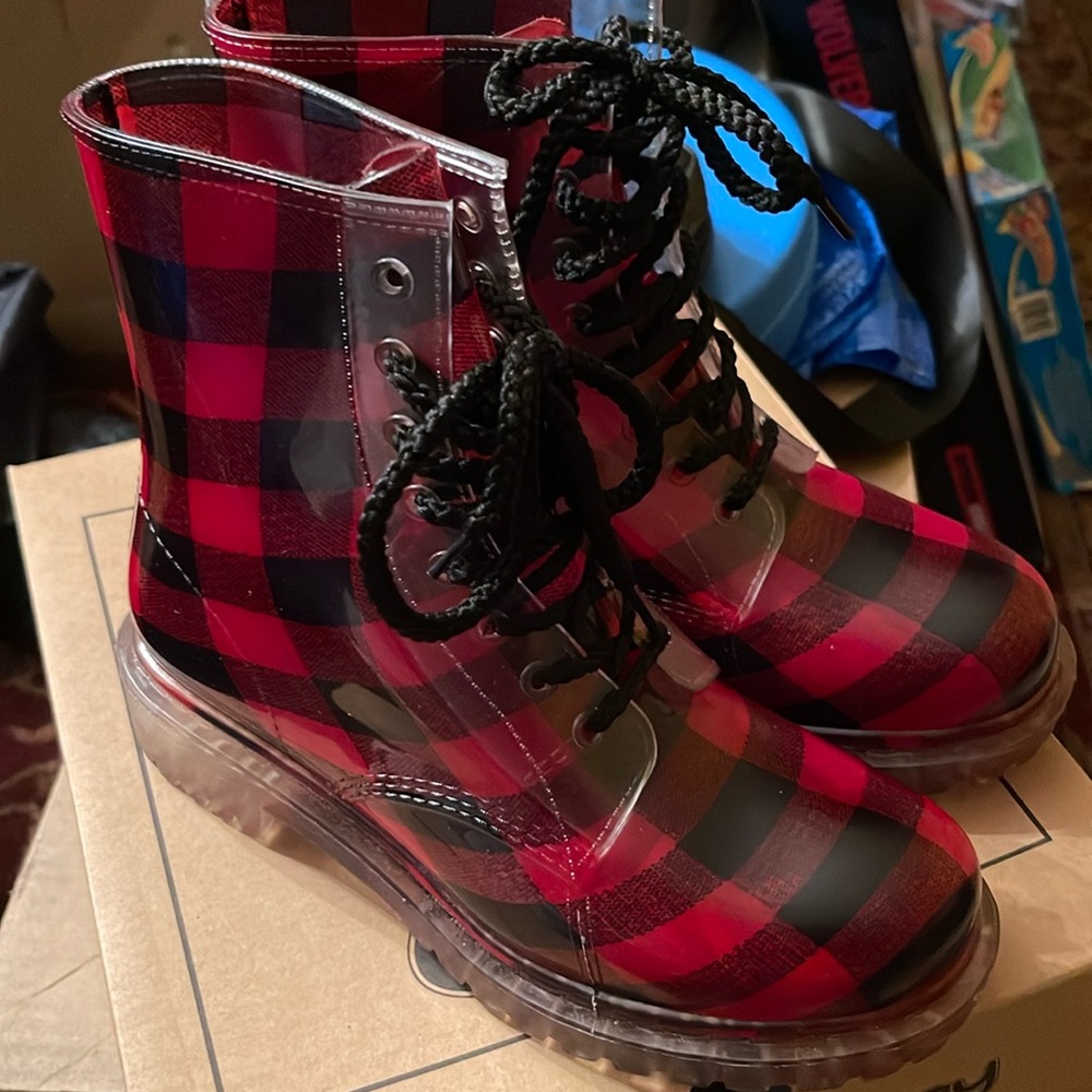 Stylish boots!